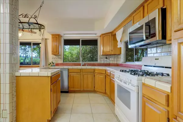 Auburn, CA 95603,155 Live Oak ST