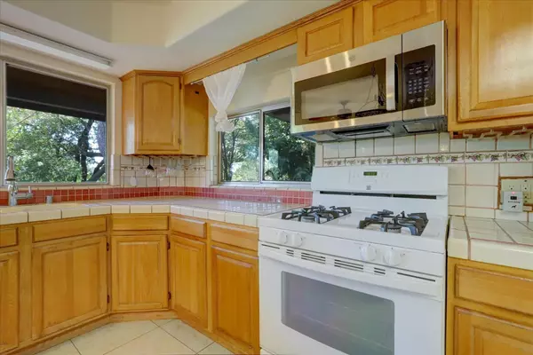 Auburn, CA 95603,155 Live Oak ST