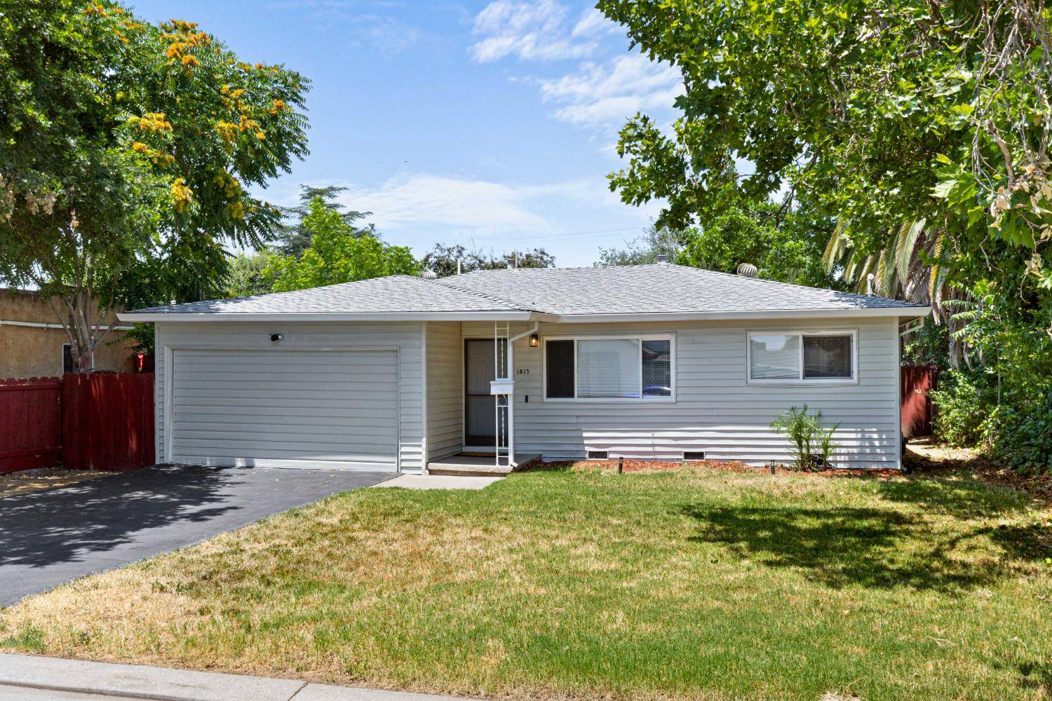 Stockton, CA 95205,1815 E Robertson ST
