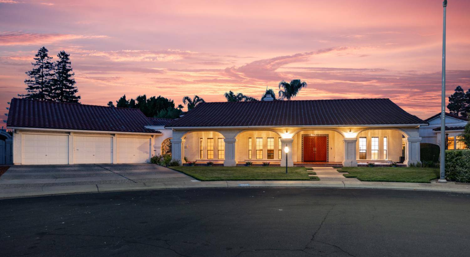 2601 Flanders CIR, Modesto, CA 95356
