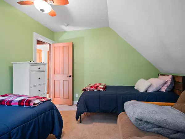 South Lake Tahoe, CA 96150,2684 Knox AVE
