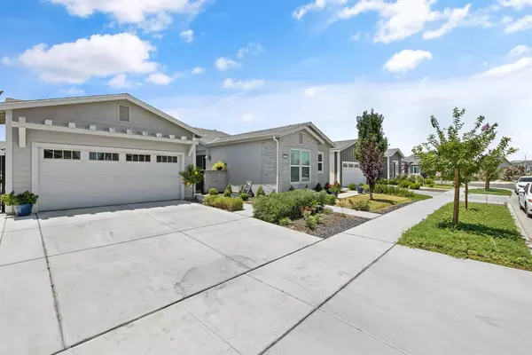 Hanford, CA 93230,1938 N Frontier ST