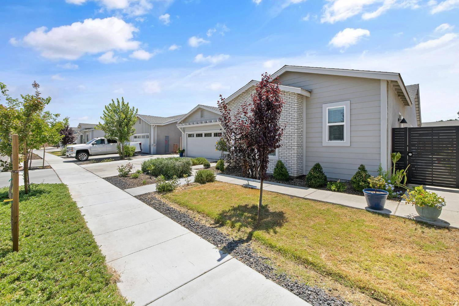 Hanford, CA 93230,1938 N Frontier ST