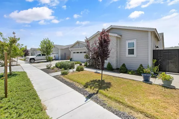 Hanford, CA 93230,1938 N Frontier ST