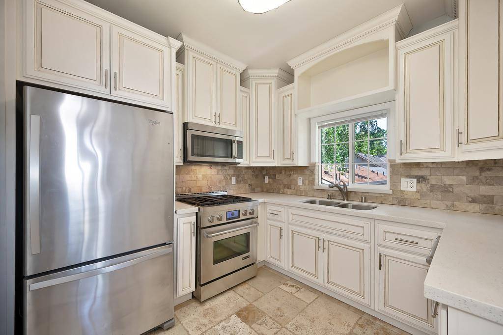 Sacramento, CA 95819,5320 N ST