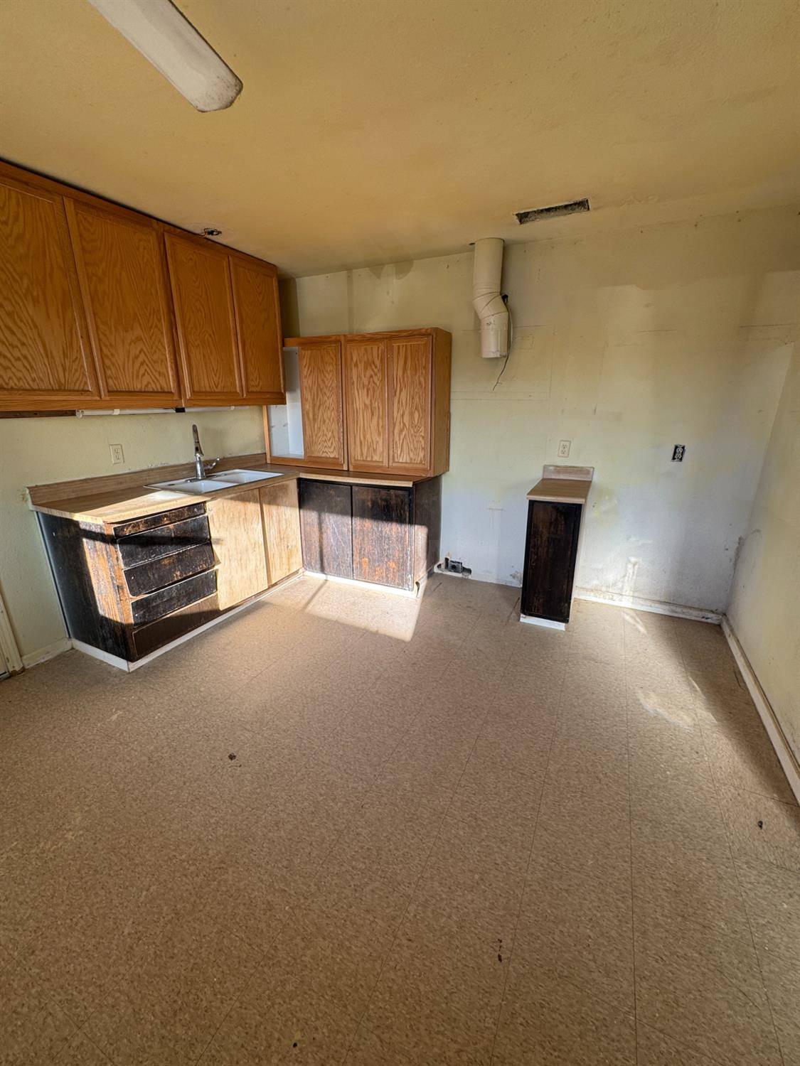 Los Banos, CA 93635,323 Kumquat AVE