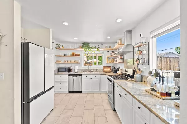 Lincoln, CA 95648,107 E ST