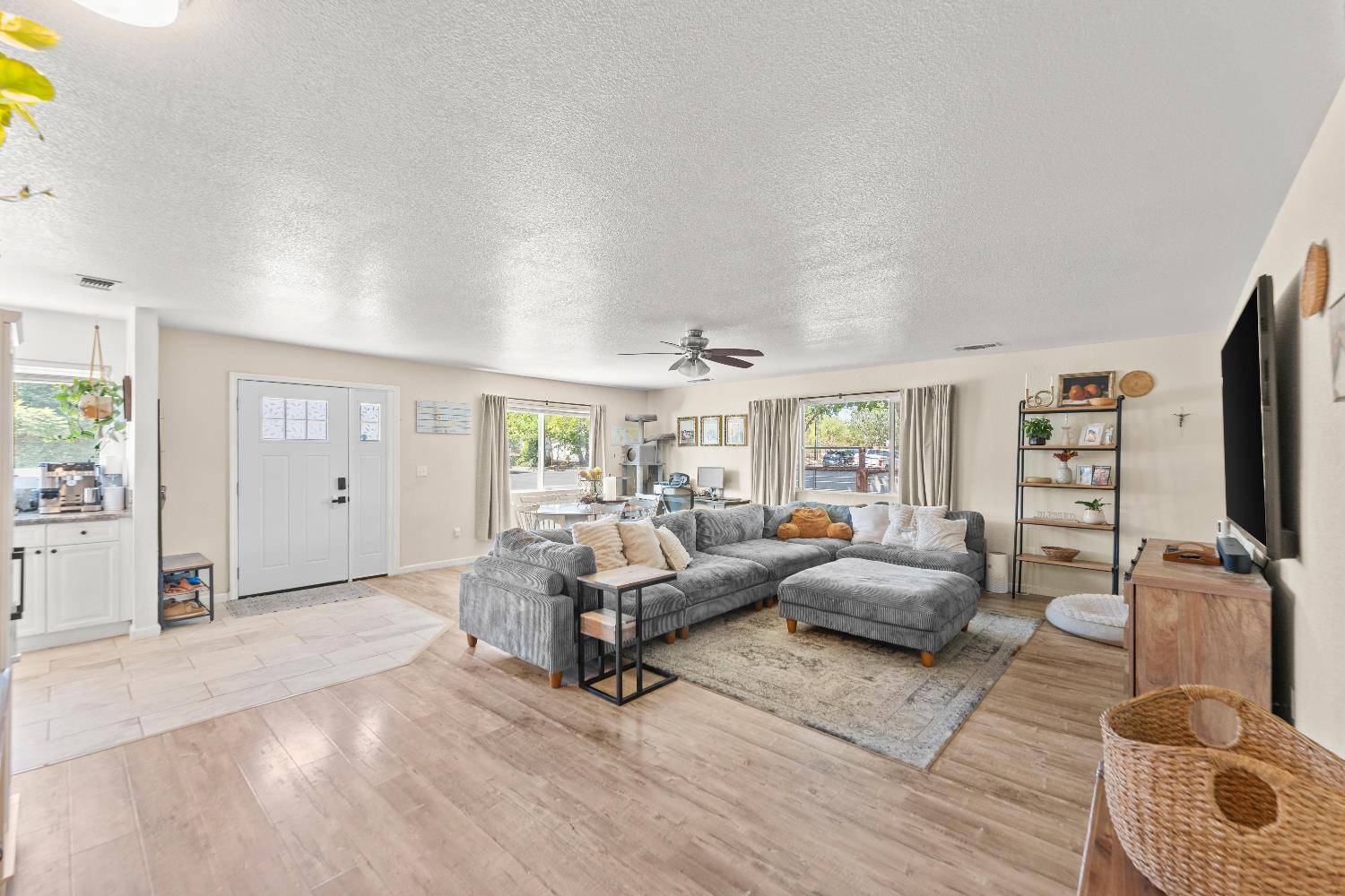 Lincoln, CA 95648,107 E ST