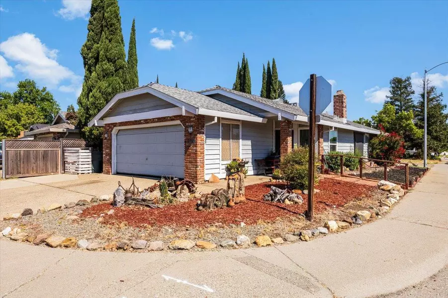 1700 4th ST, Lincoln, CA 95648