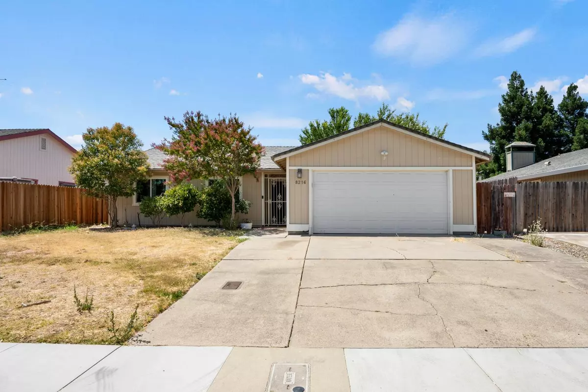 Sacramento, CA 95823,8216 Essen WAY