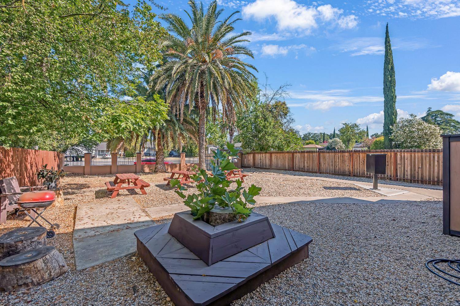 Sacramento, CA 95815,2944 Del Paso BLVD