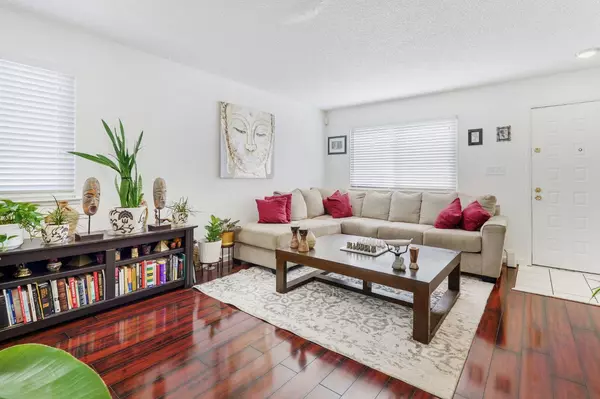 Sacramento, CA 95823,7570 Burgoyne LN