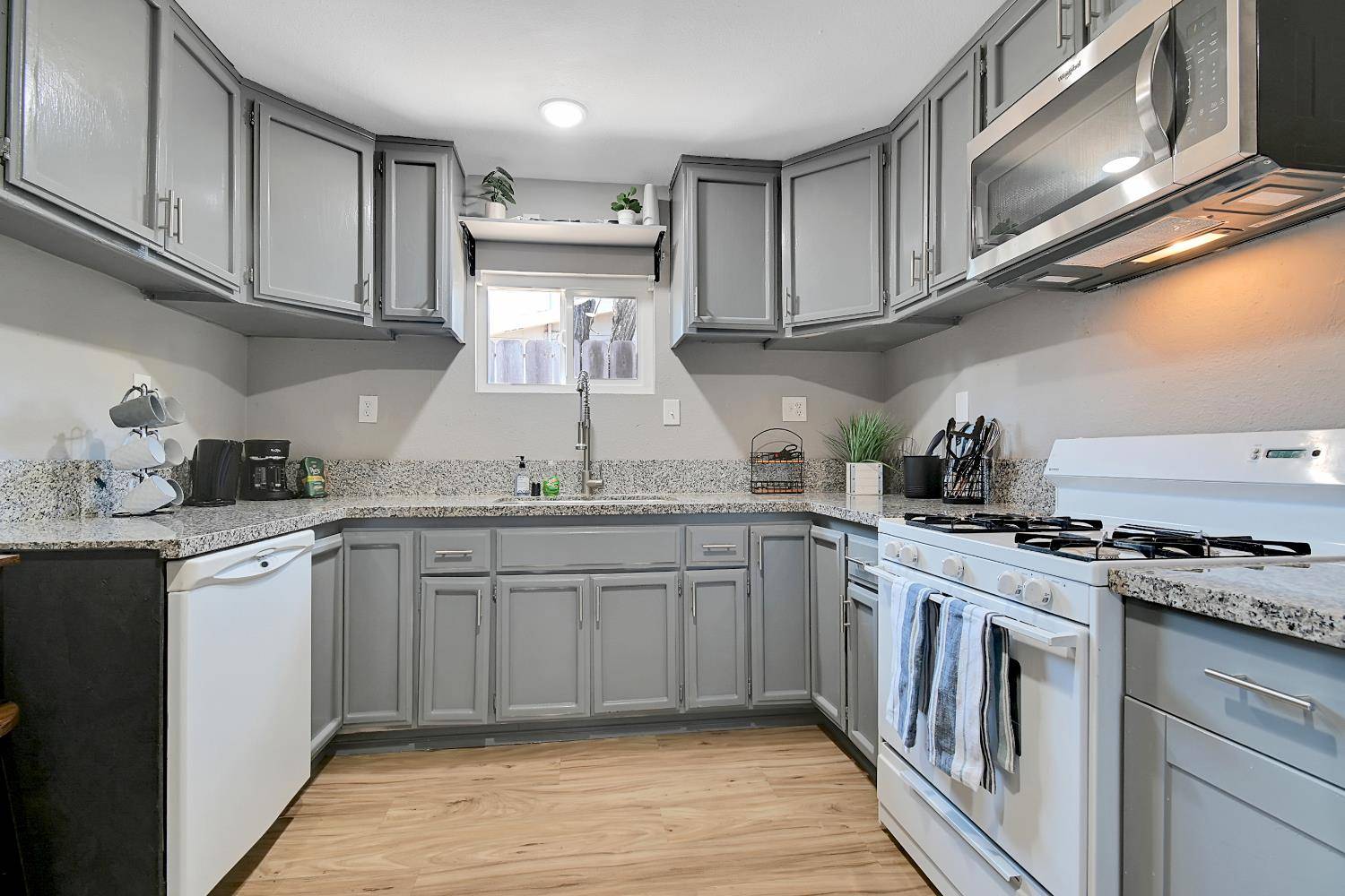 Olivehurst, CA 95961,1838 14th ST