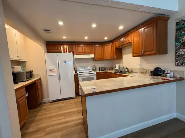Sacramento, CA 95841,6222 W Spruce AVE