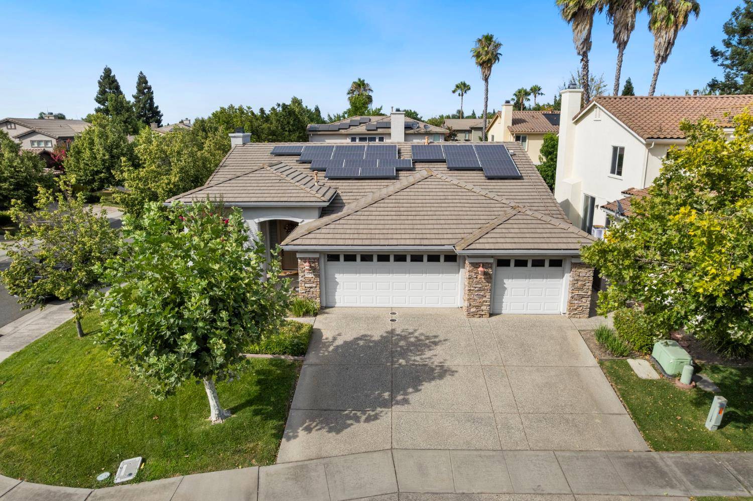 1675 Danbrook DR, Sacramento, CA 95835