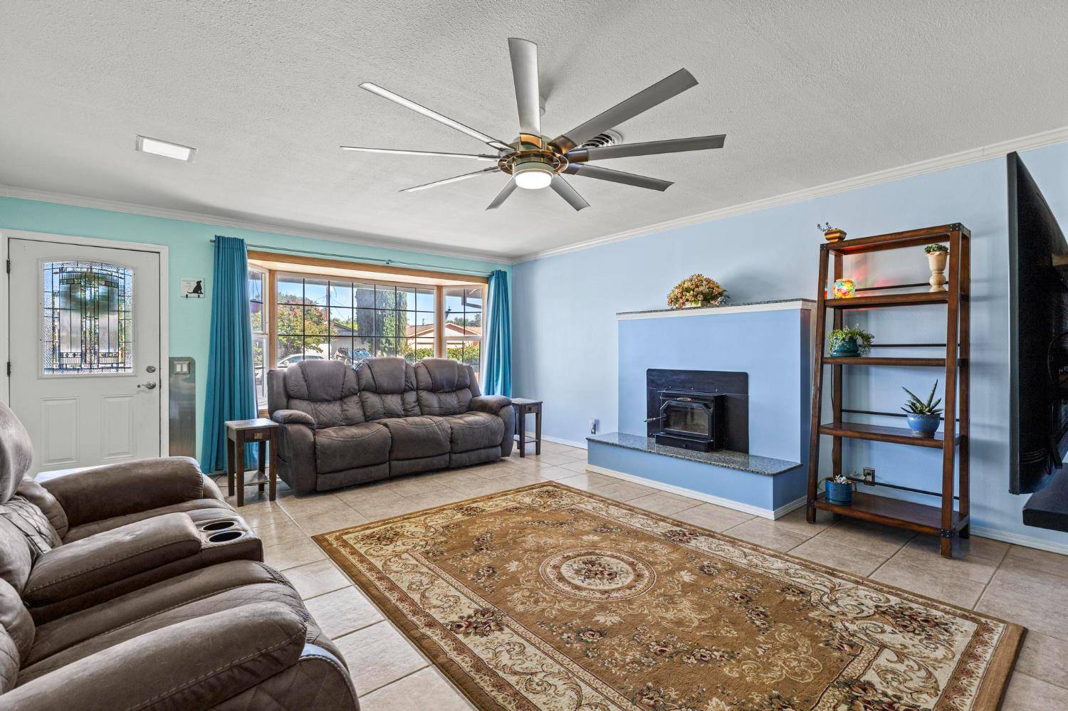Marysville, CA 95901,1957 Pinewood WAY