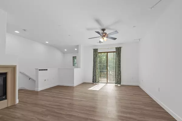 Sacramento, CA 95835,5301 E Commerce WAY #70103