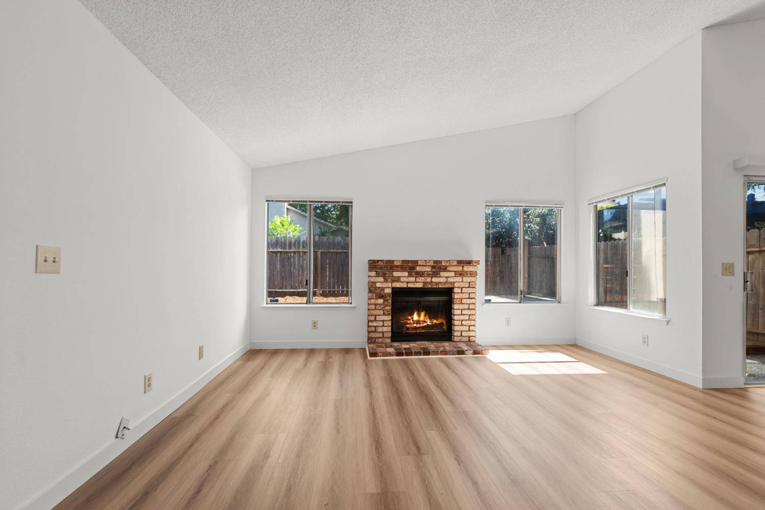 Sacramento, CA 95833,1270 Pebblewood DR