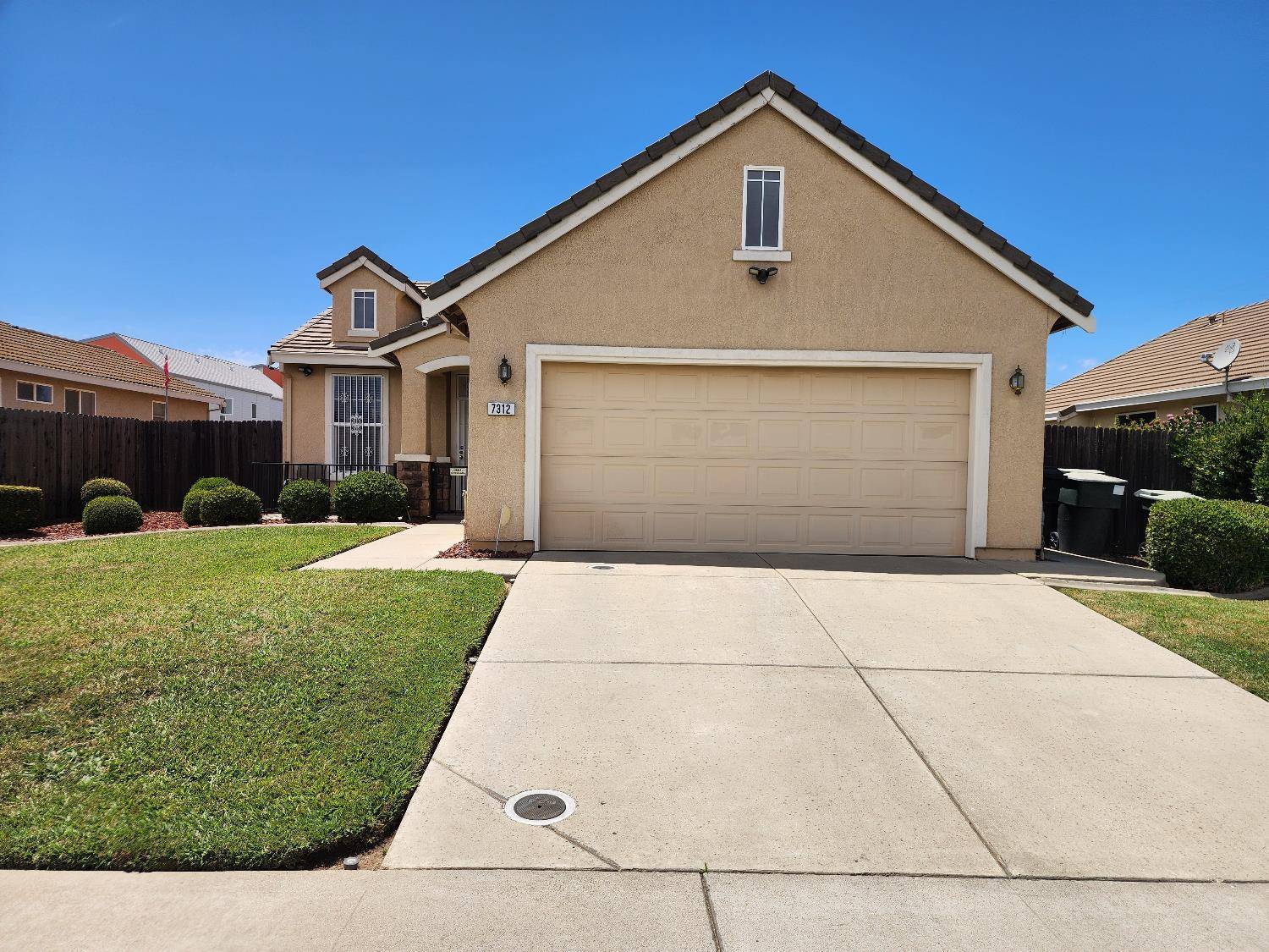 Sacramento, CA 95828,7312 Del Prado WAY