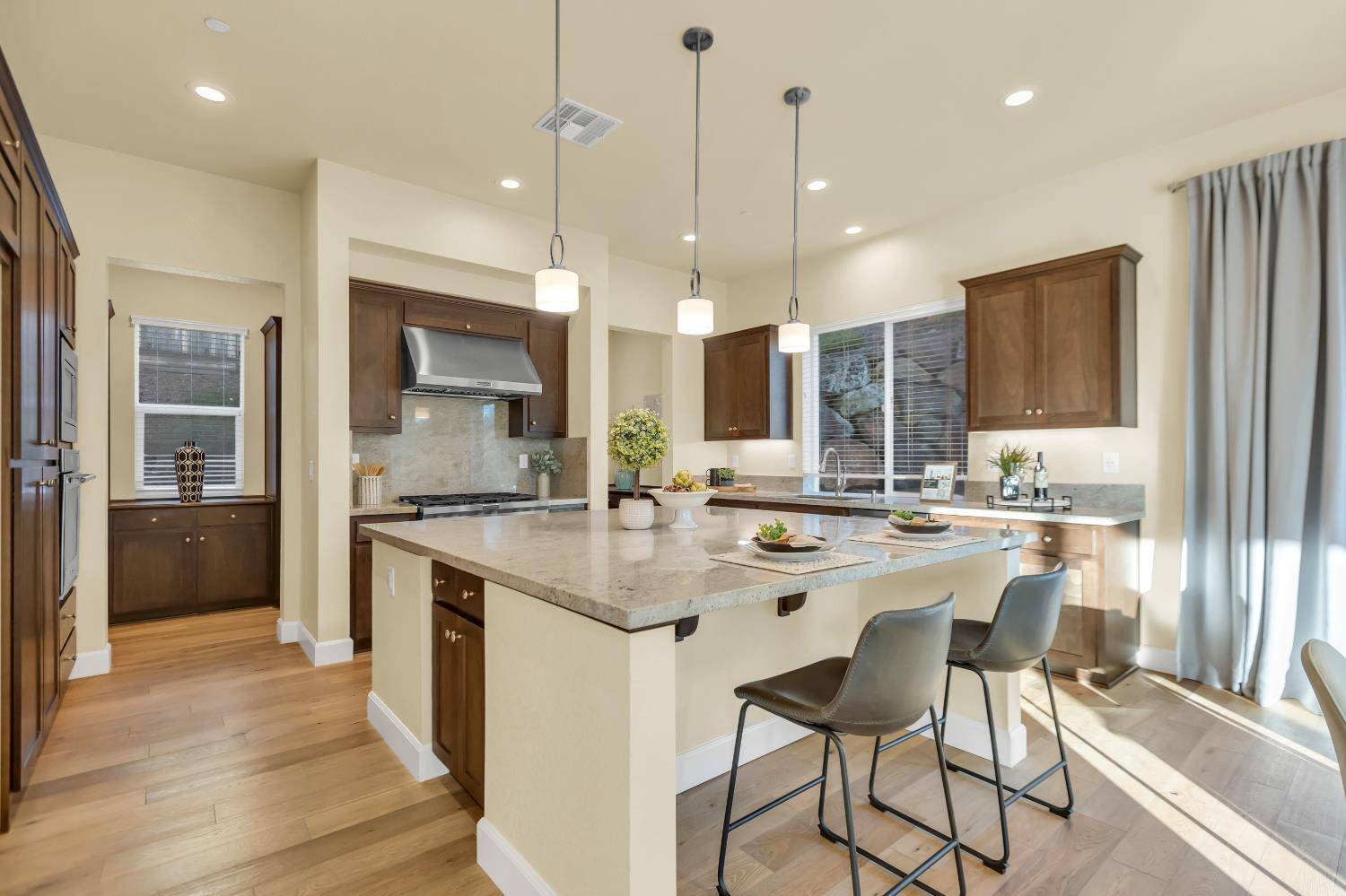 El Dorado Hills, CA 95762,4147 Aristotle DR