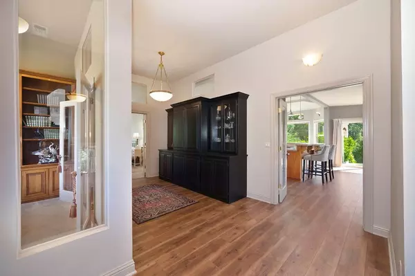 Auburn, CA 95603,215 Russell RD