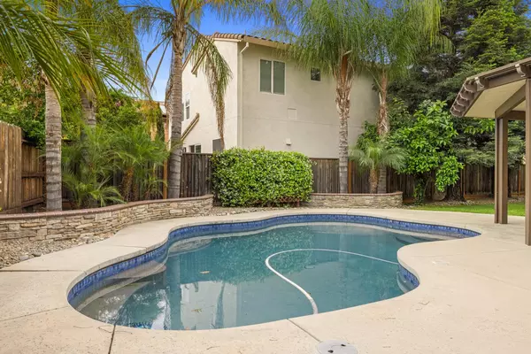 1734 Bandoni LN, Manteca, CA 95337