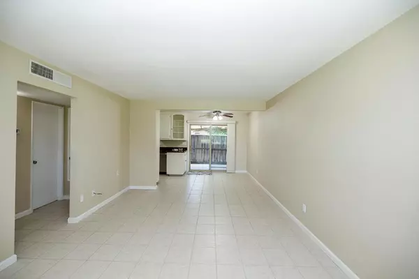 Modesto, CA 95350,215 Floyd AVE #7