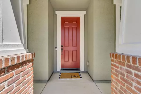 Roseville, CA 95747,2072 Laneworth LN