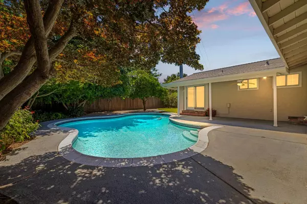 Sacramento, CA 95819,3818 Breuner AVE