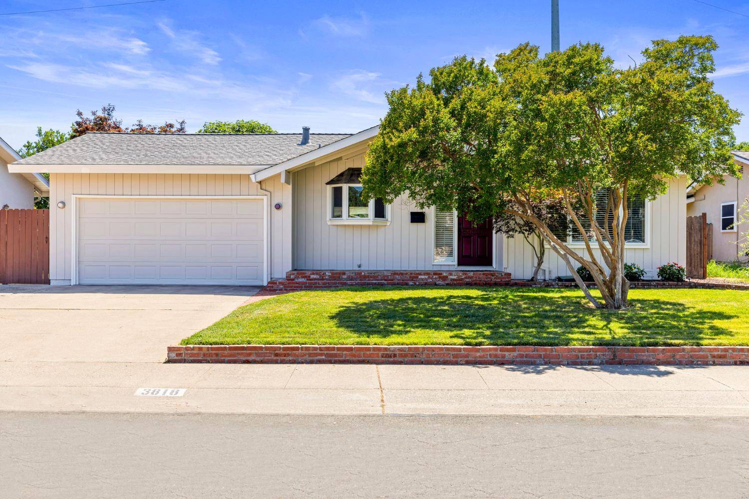 Sacramento, CA 95819,3818 Breuner AVE