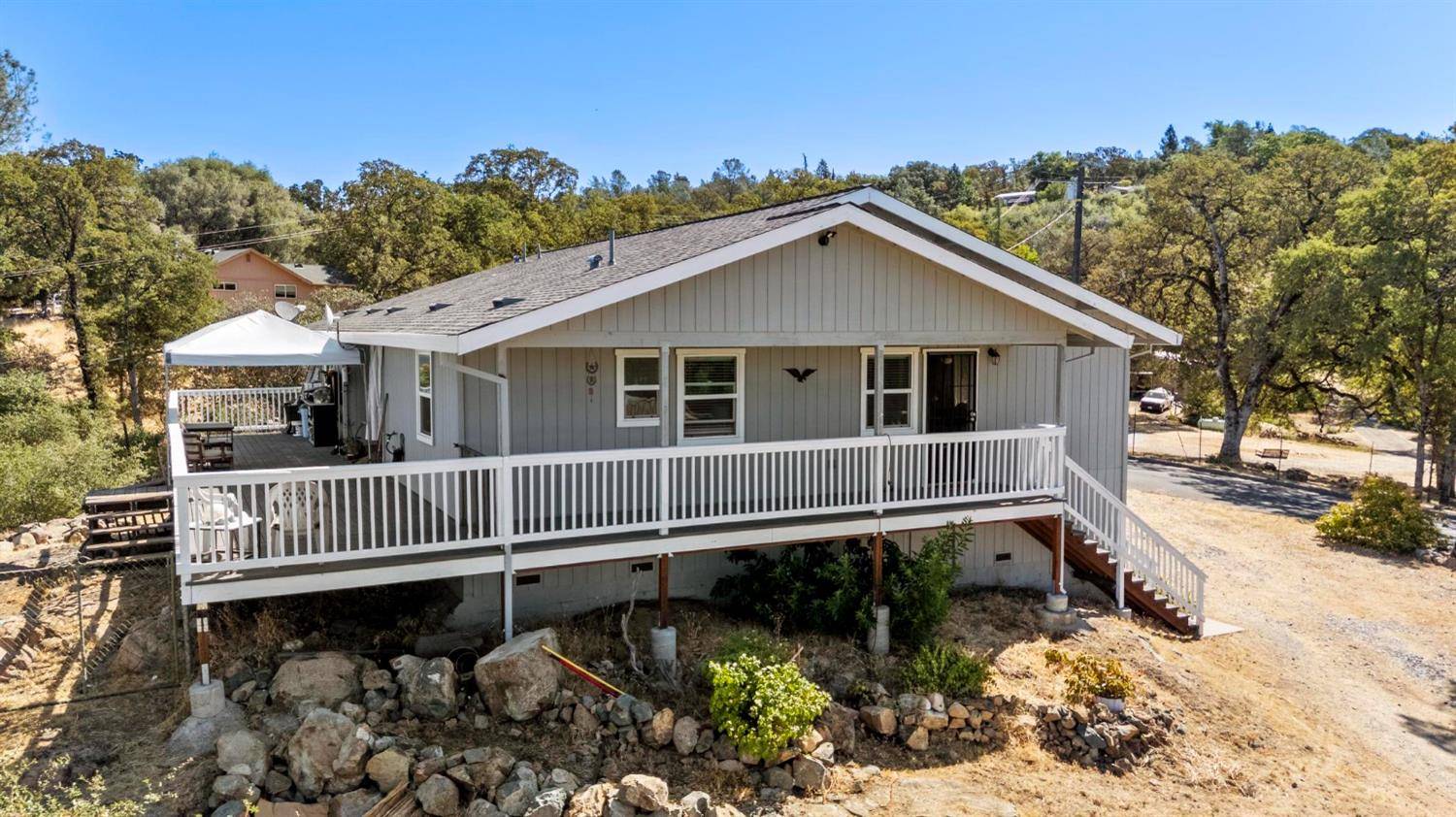 10596 Oak DR, Grass Valley, CA 95949