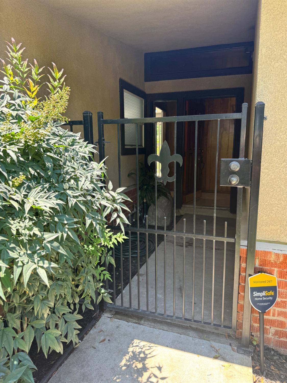 Modesto, CA 95350,1237 College AVE