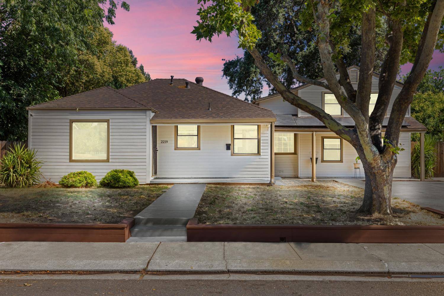 2219 Oxford, Stockton, CA 95204