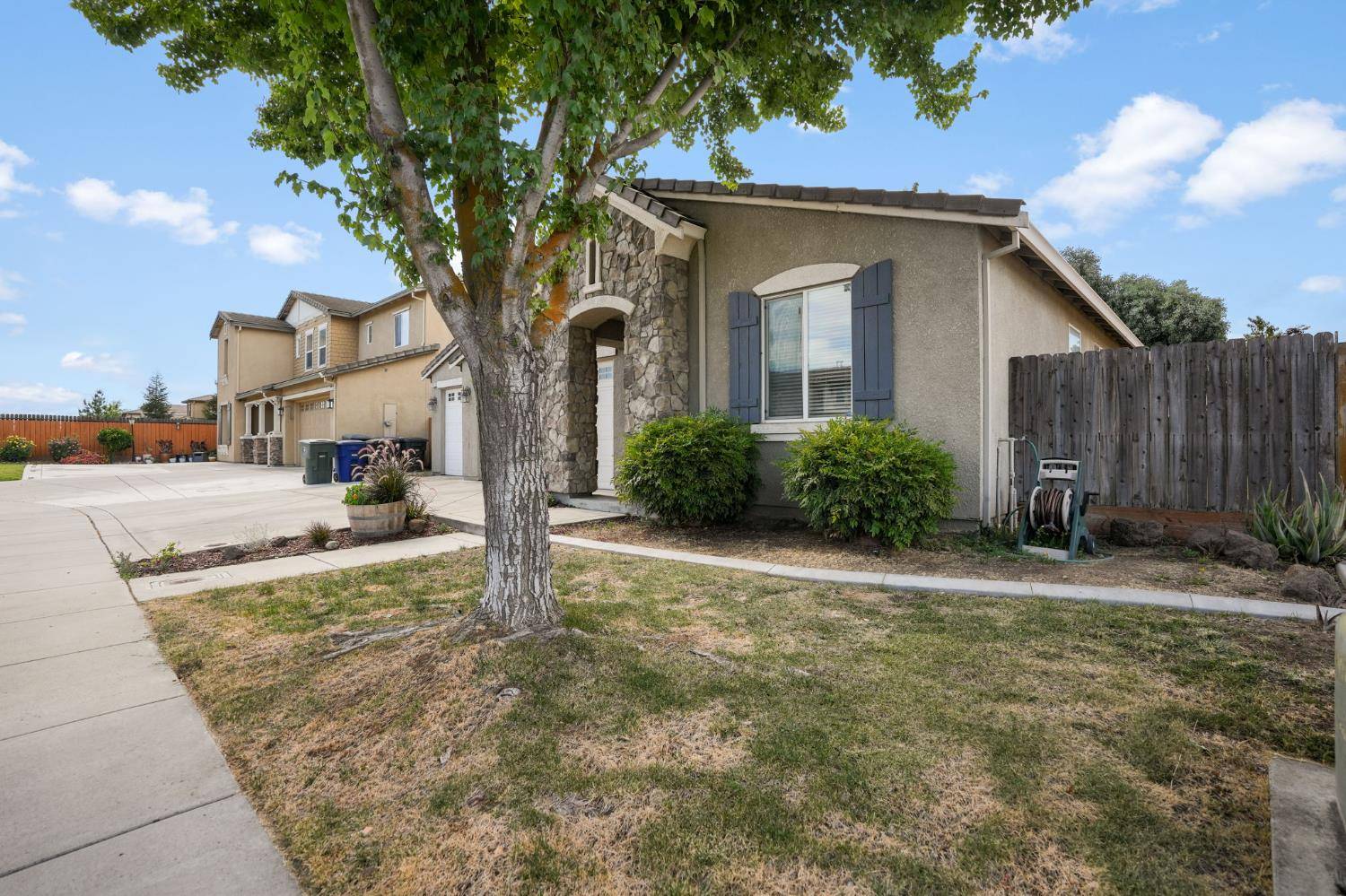 Modesto, CA 95355,2512 Cancun CT