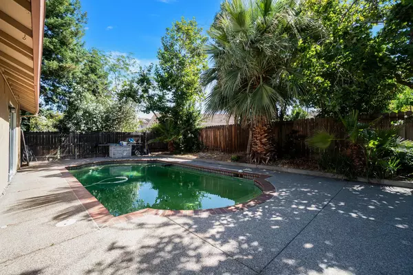 Antioch, CA 94531,2627 Whitetail DR