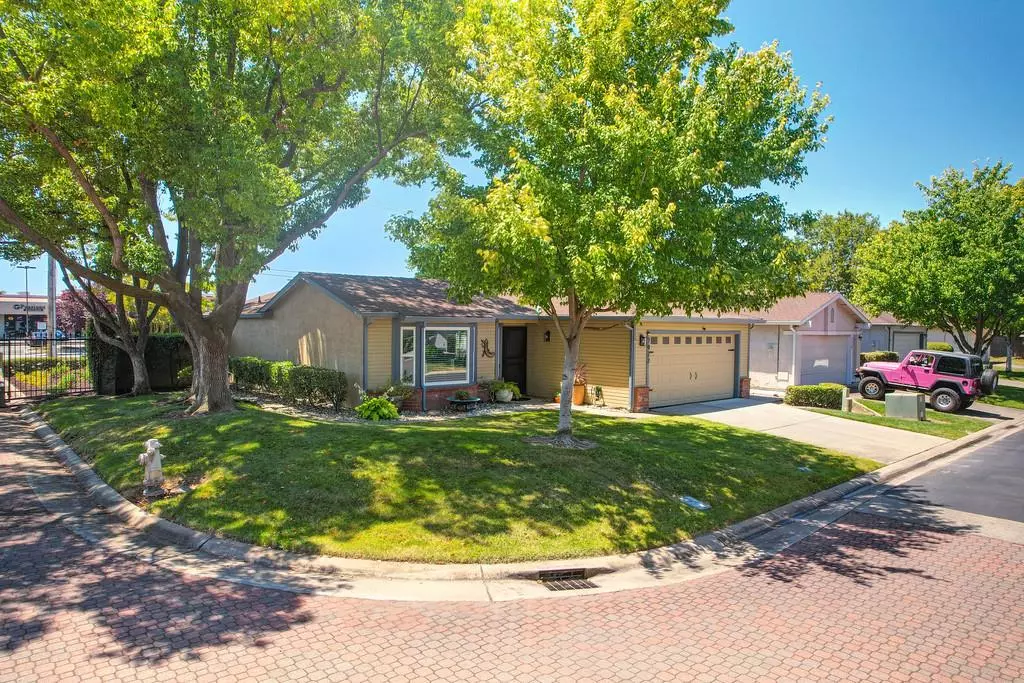 Sacramento, CA 95828,7422 Sun Point LN