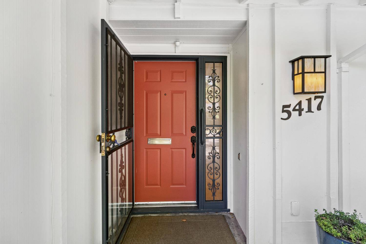 Carmichael, CA 95608,5417 Shelley WAY