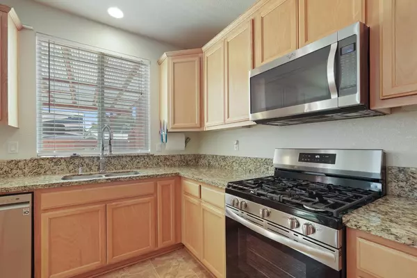Galt, CA 95632,692 Arlene CT