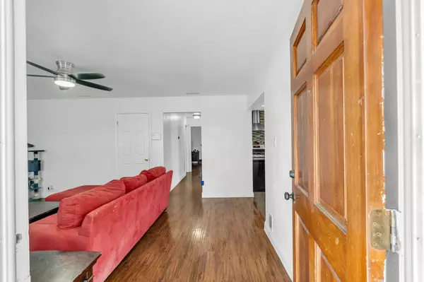 Sacramento, CA 95832,7718 Laurie WAY