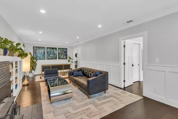 Sacramento, CA 95818,1861 Caramay WAY