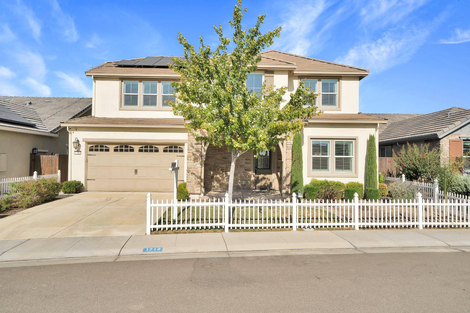 Manteca, CA 95337,1712 Harvest LN