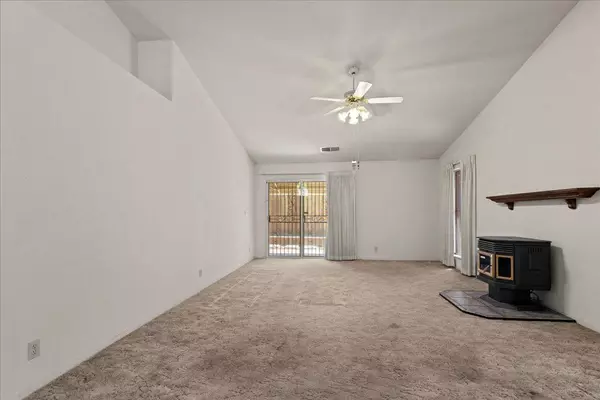 Stockton, CA 95206,921 Kate Linde CIR