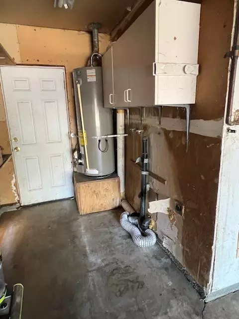 Gustine, CA 95322,42 Manor AVE