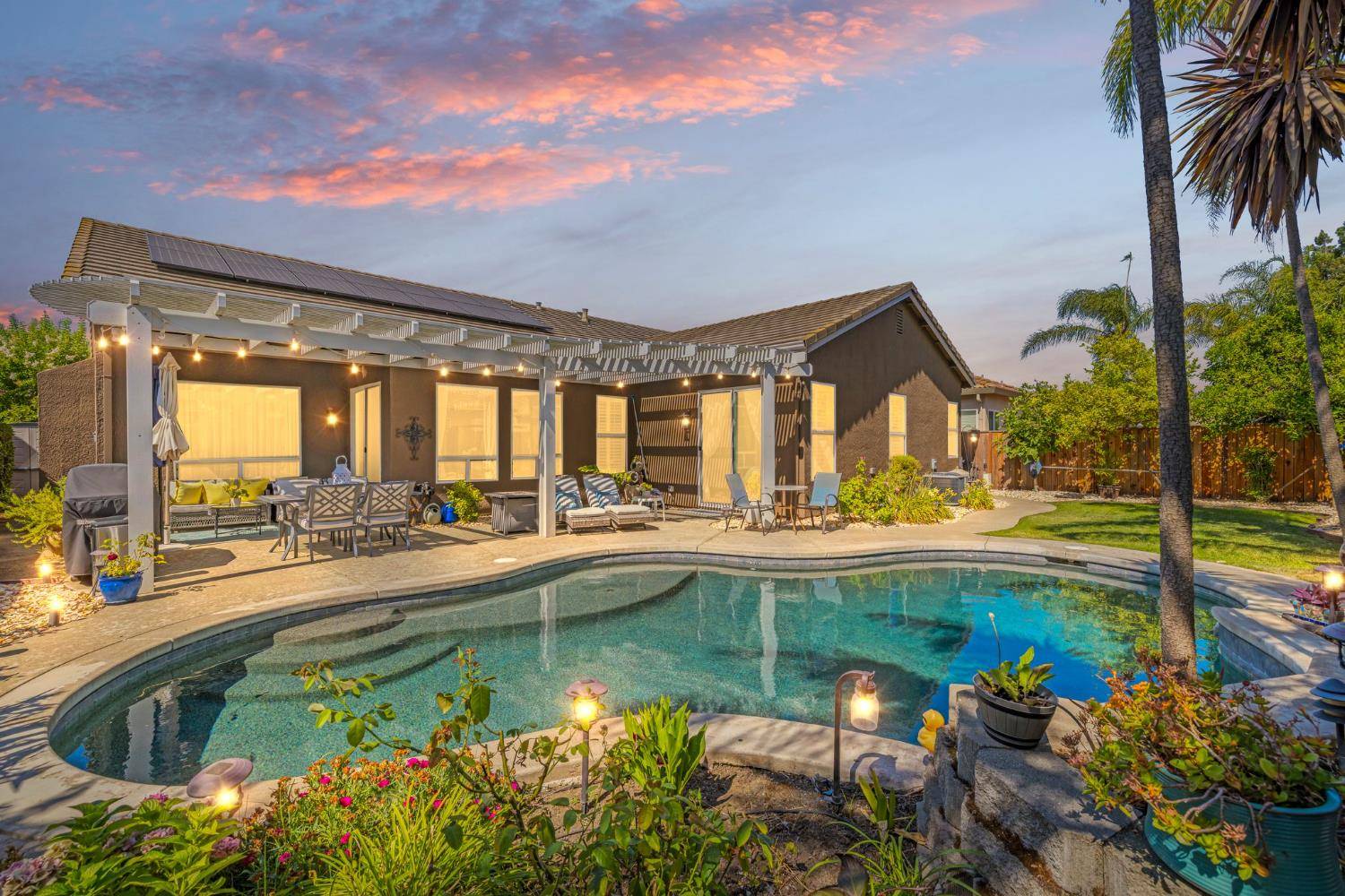 West Sacramento, CA 95691,3383 Haiti RD