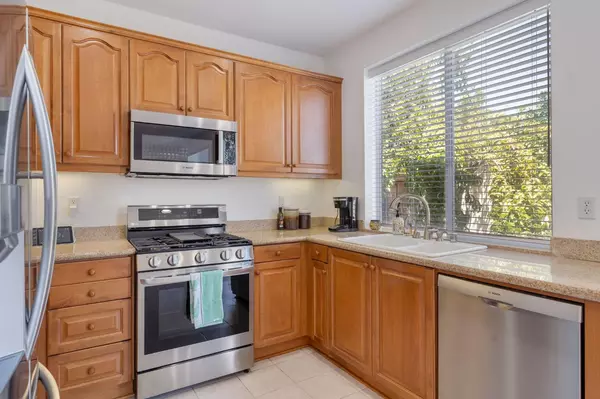 Concord, CA 94520,1086 Azalea LN