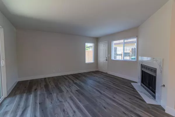 Stockton, CA 95210,8720 Fox Creek DR #36