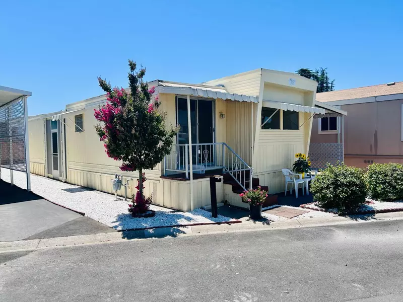 18 Golden Inn Way, Sacramento, CA 95670