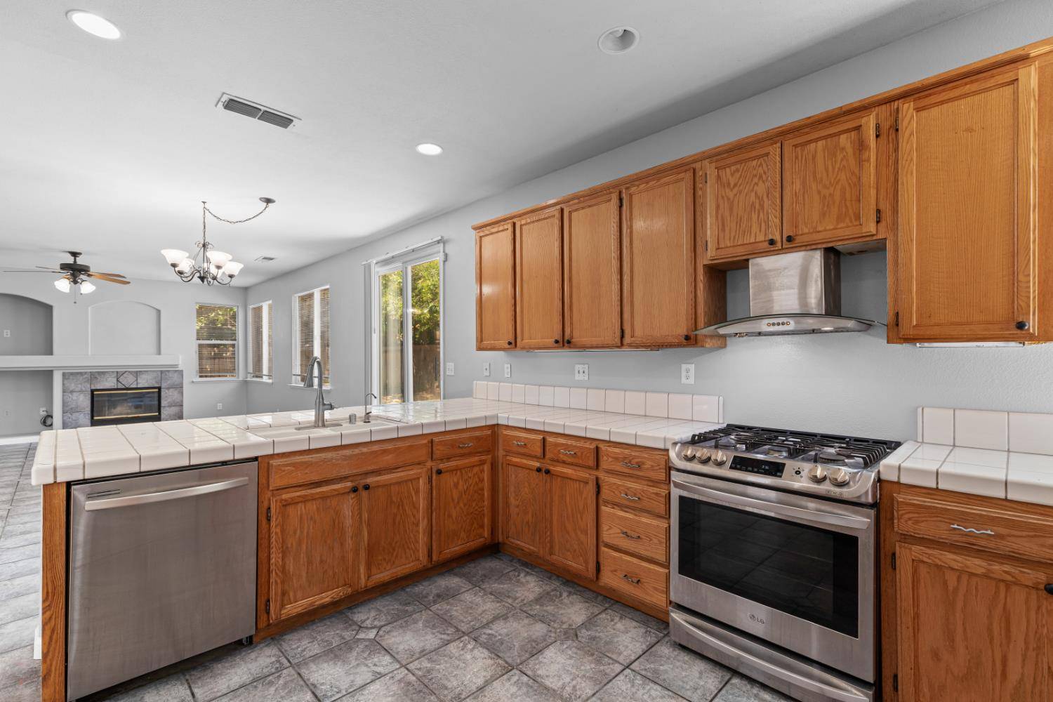 Stockton, CA 95206,2151 LYDIA BRADLEY ST