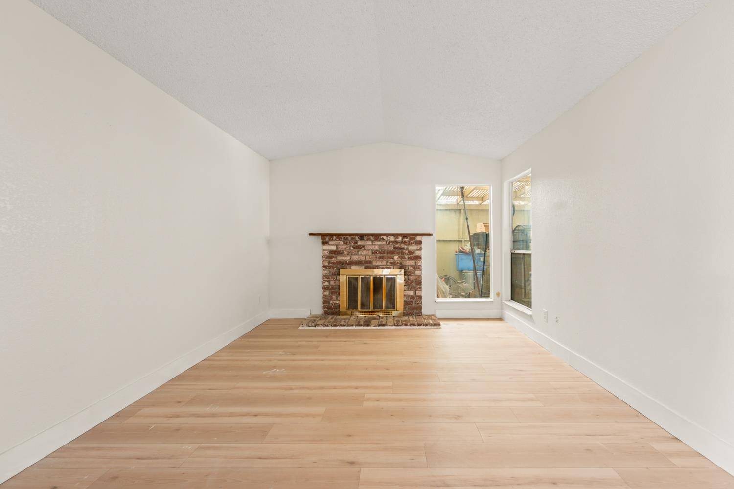 Sacramento, CA 95826,8917 Fredric AVE