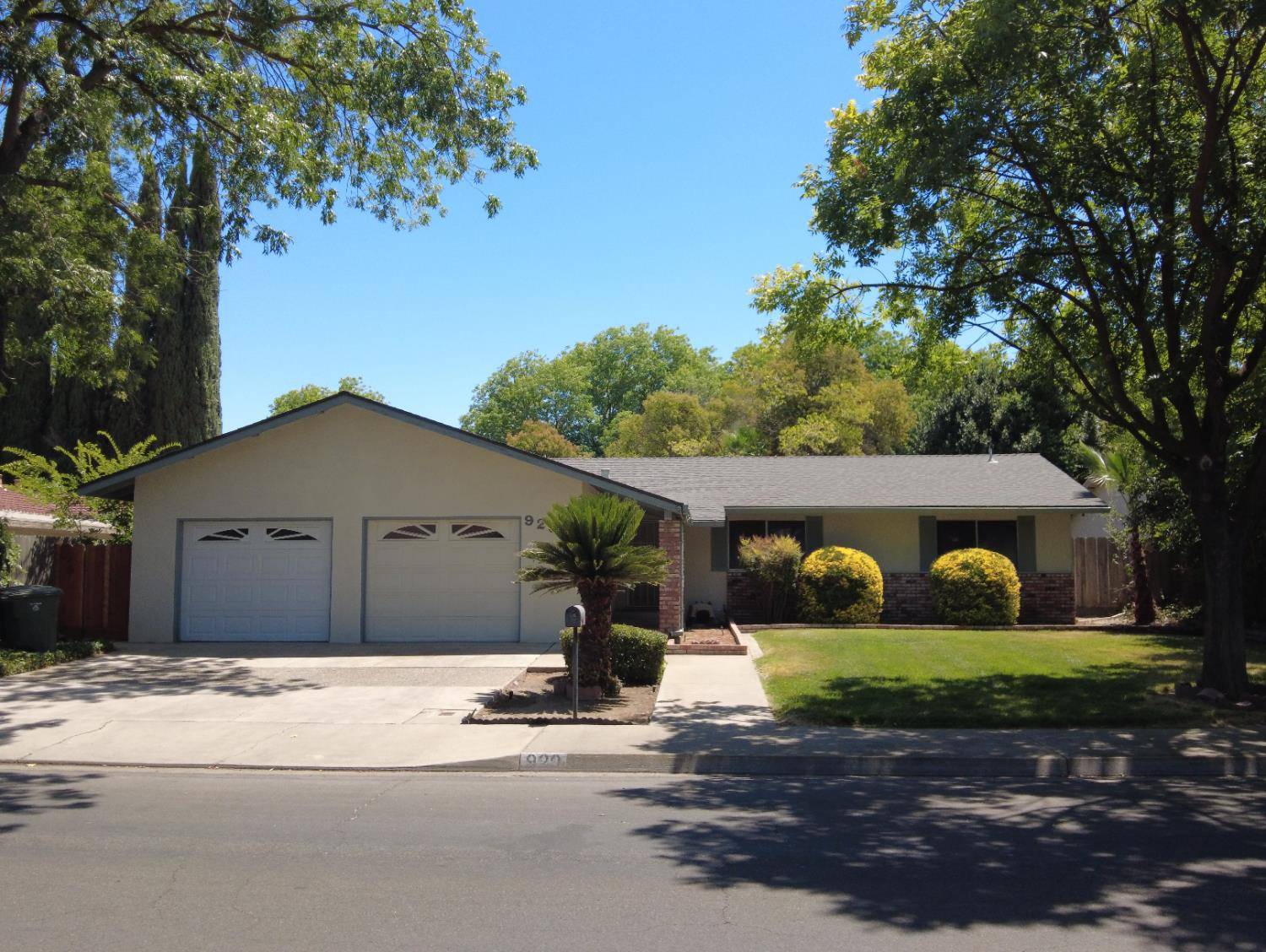 920 Sonoma AVE, Modesto, CA 95355